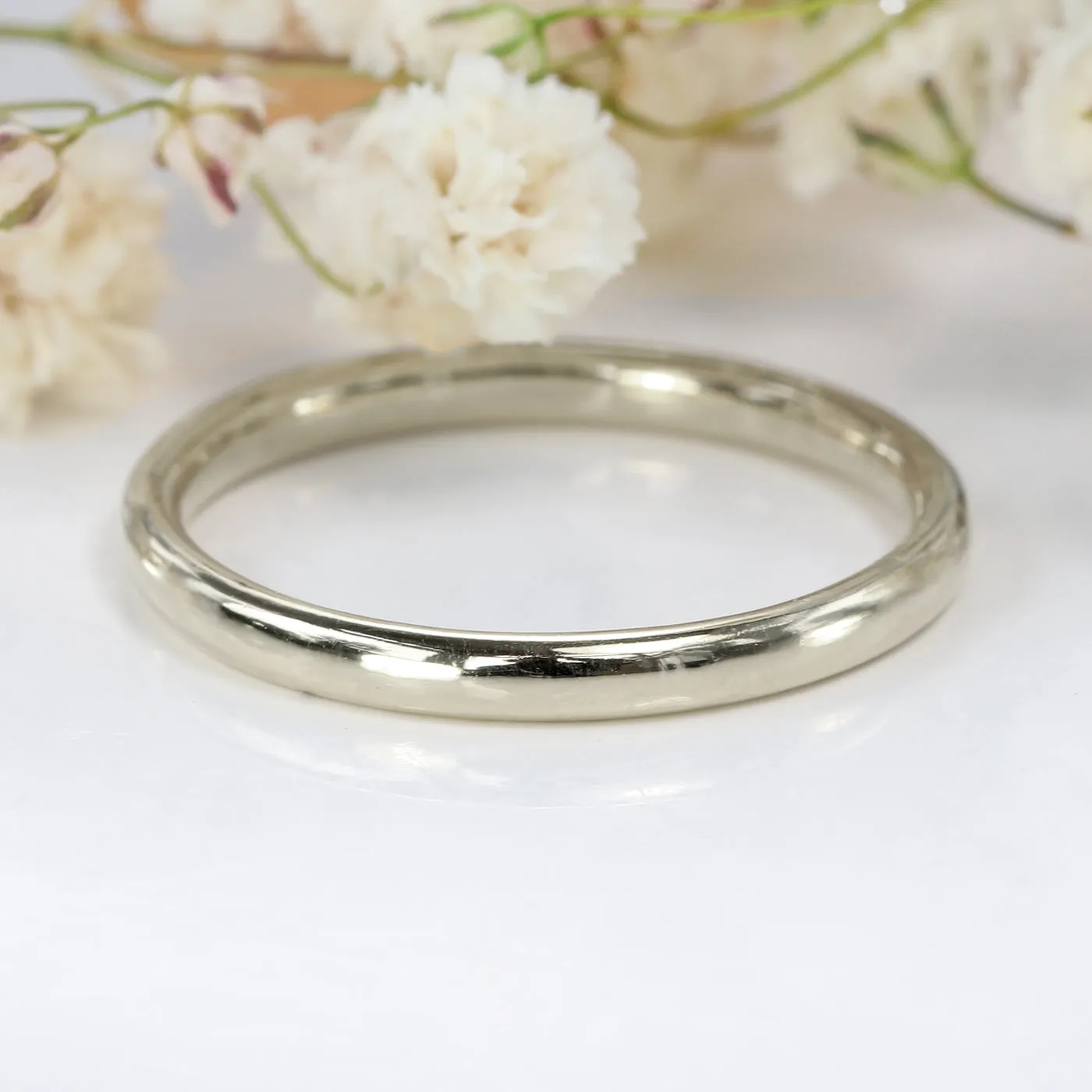 18ct White Gold 2mm Comfort Fit Court Wedding Ring