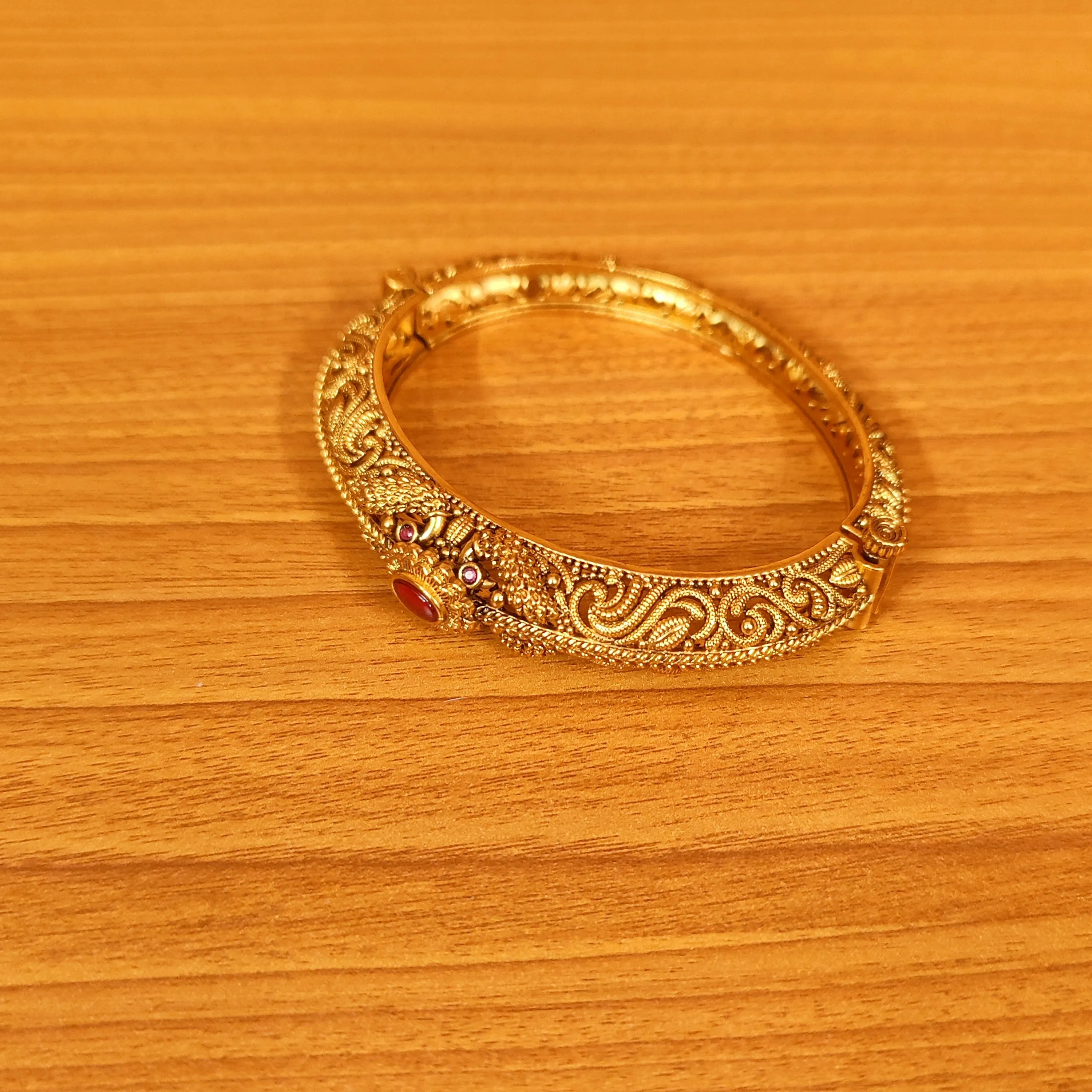 ANTIQUE REAL GOLD LOOK OPENABLE HANDCRAFTED BANGLES