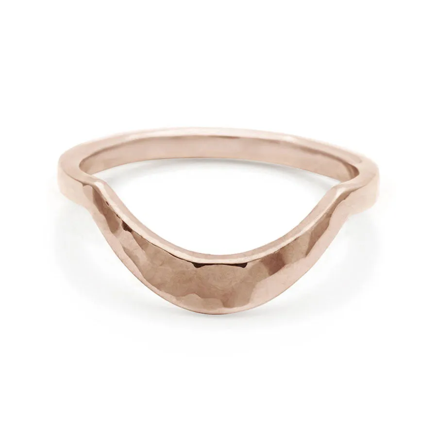 Calligraphic Curve Band - 14k Gold