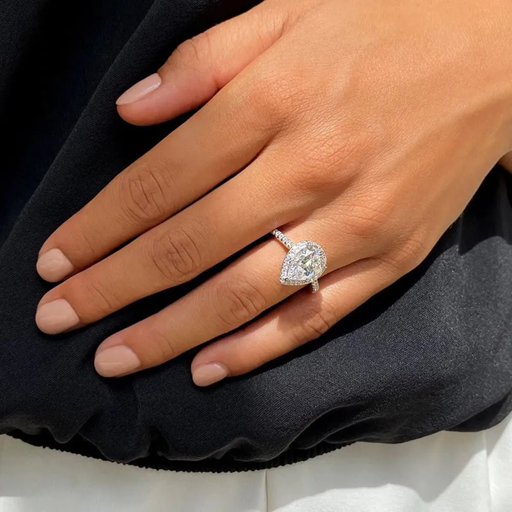 CARAT* London Luella Pear Borderset Ring