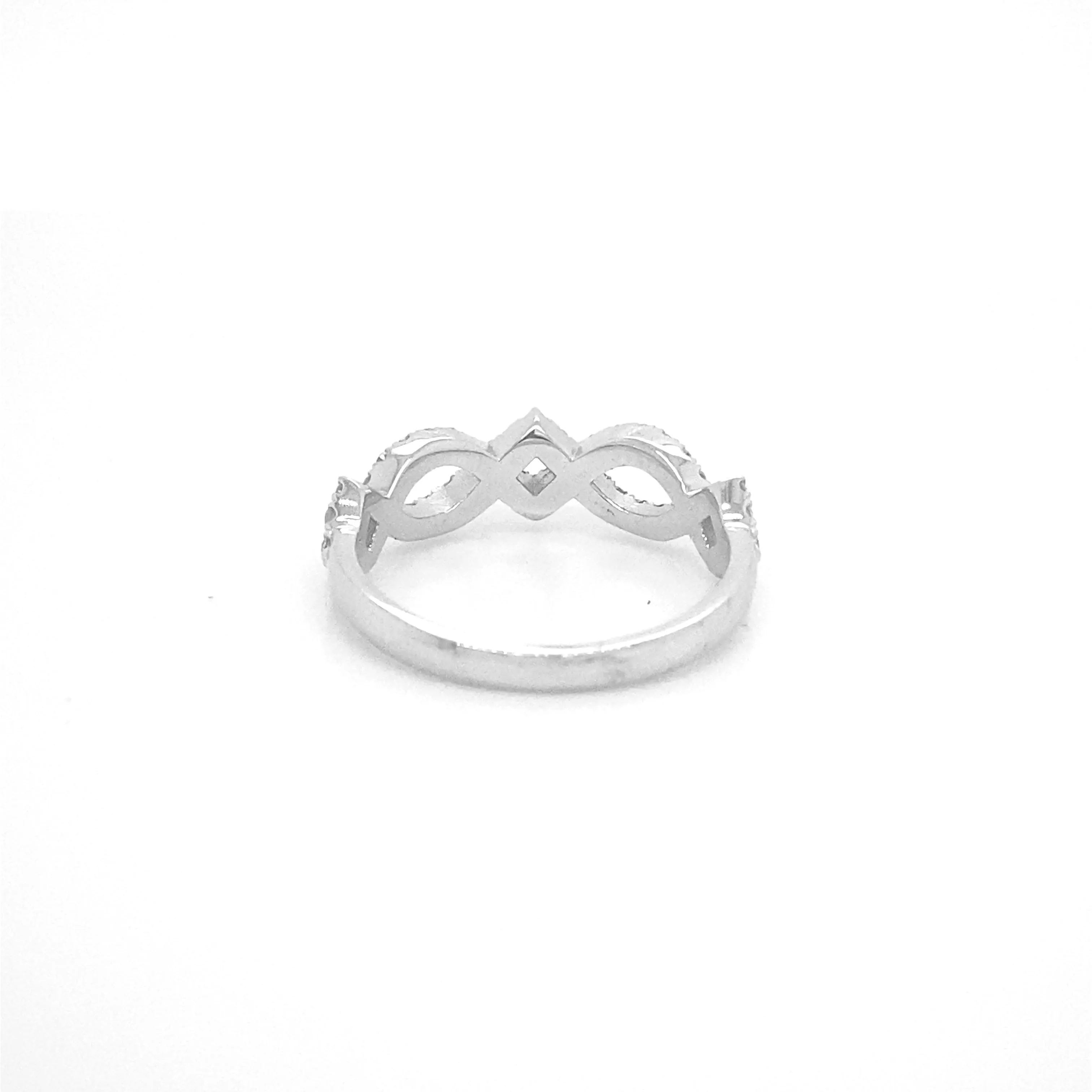 Diamond Twist Ring White Gold R049N