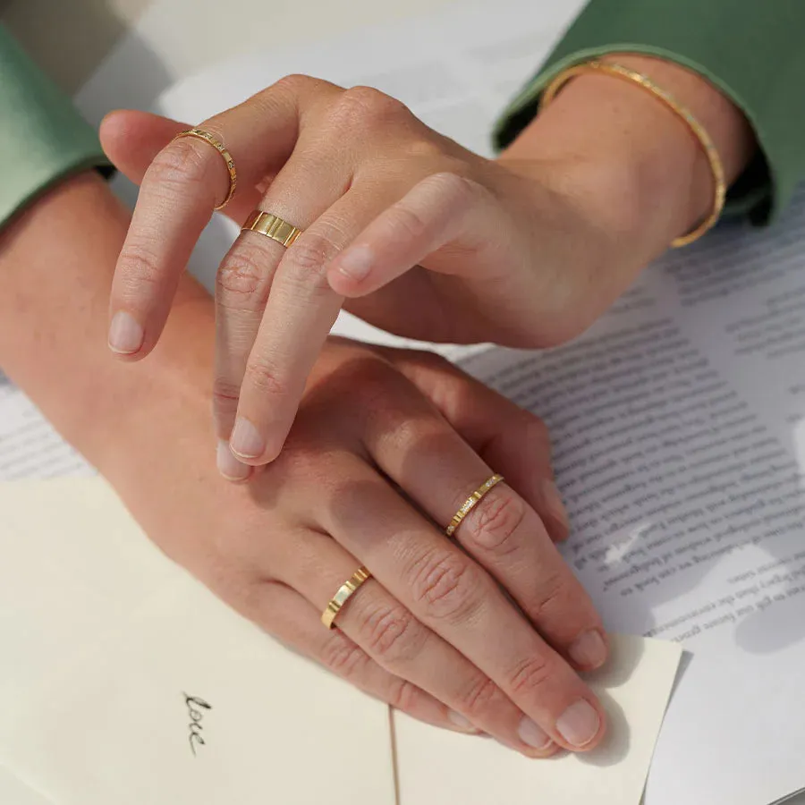 Lovelines small wedding ring