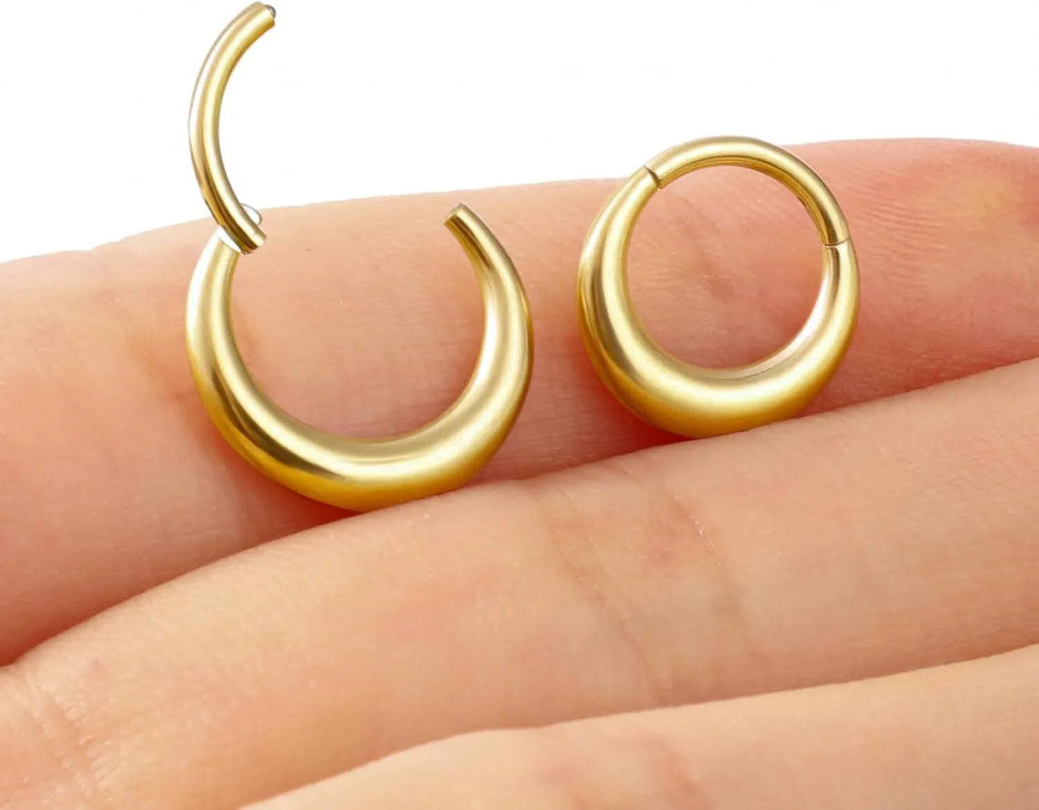 ONESING 16G Septum Rings Stainless Steel Nose Rings Hoops Clicker Septum Piercing Jewelry Silver/Gold Septum Jewelry Cartilage Helix Tragus Body Piercing for Women Men 8mm 10mm