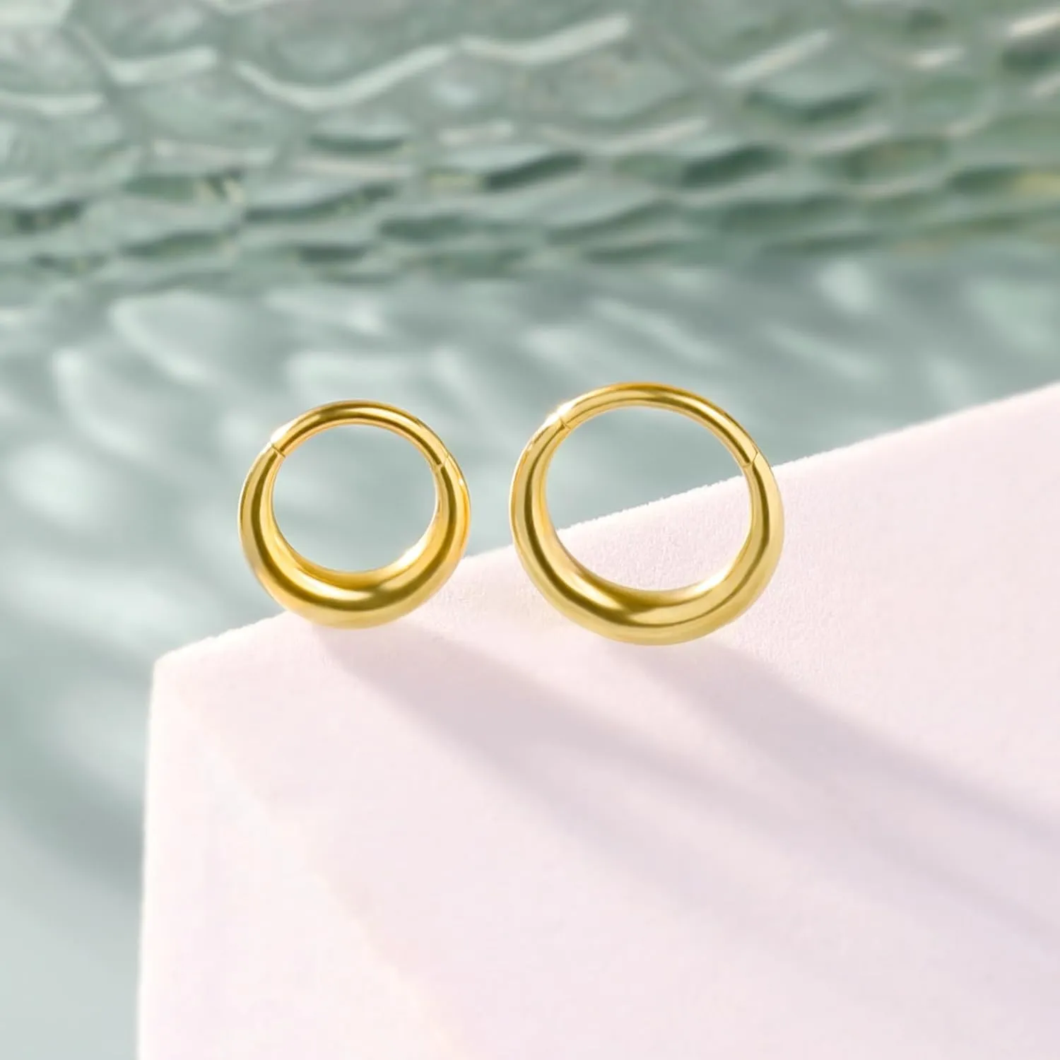 ONESING 16G Septum Rings Stainless Steel Nose Rings Hoops Clicker Septum Piercing Jewelry Silver/Gold Septum Jewelry Cartilage Helix Tragus Body Piercing for Women Men 8mm 10mm