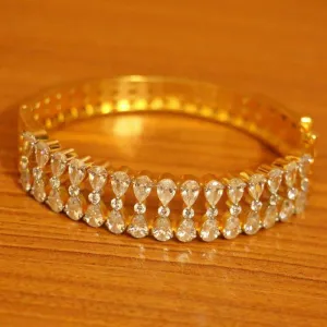 PEAR SHAPED DAIMOND LOOK OPENABLE BRACELET