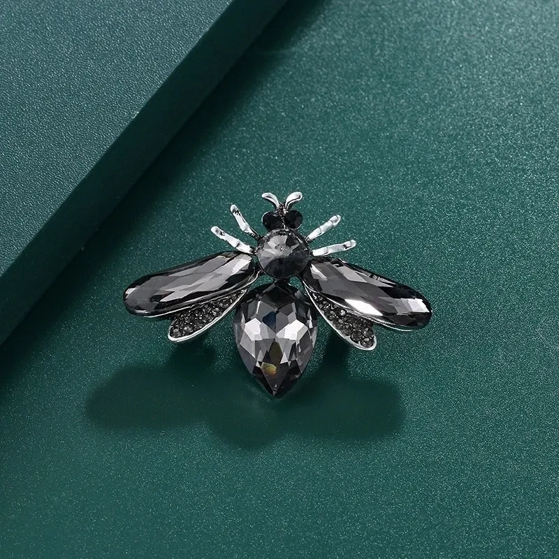 Retro Oil Dripping Bee Brooch Female Alloy Diamond-embedded Ladybug Insect Collar Pin Clothing Hat Bag Accessories