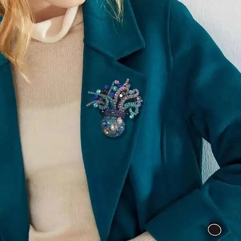 Retro Pin Animal Alloy Plating Inlay Artificial Gemstones Unisex Brooches