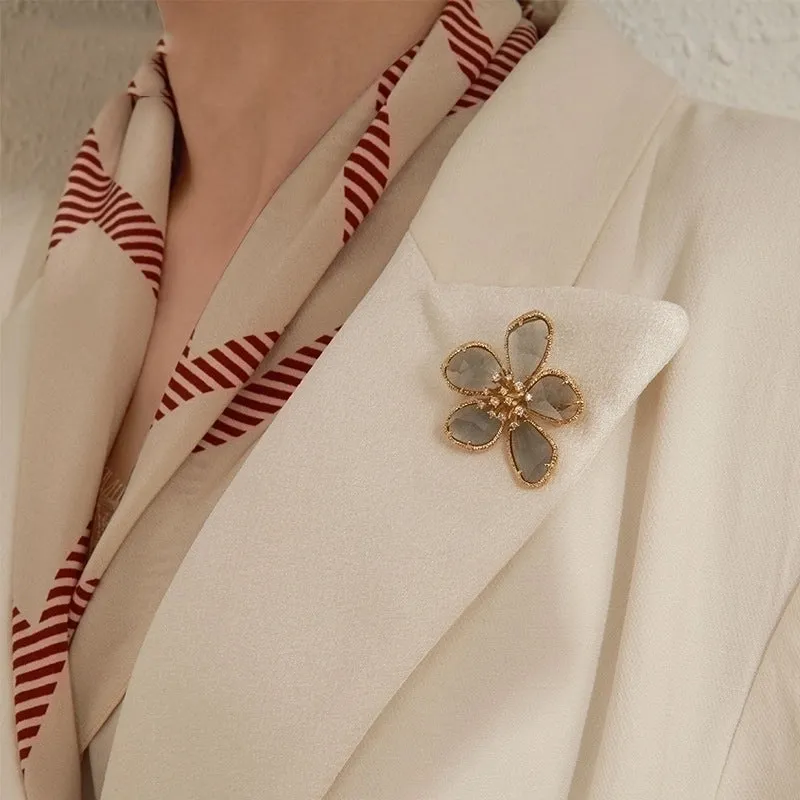 Retro Pin Flower Alloy Inlay Artificial Crystal Rhinestones Women'S Brooches