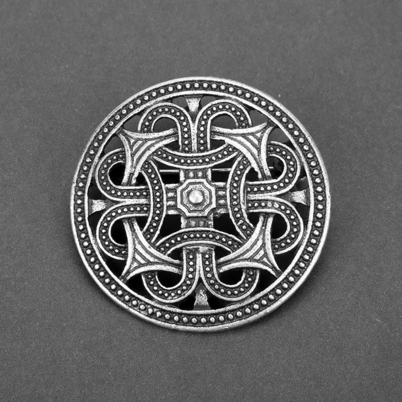 Retro Pin Round Witches Knot Alloy Plating Unisex Brooches