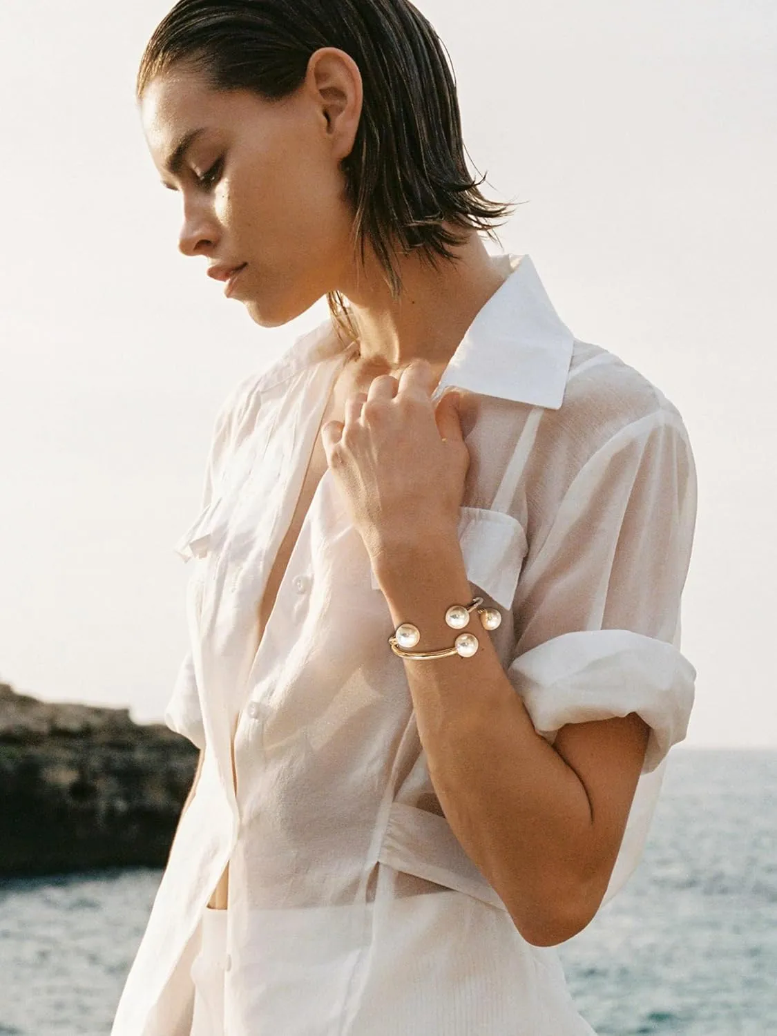 Roe Dolph Gold Cuff Bangle Bracelets for Women Chunky Gold Bracelets Minimalist Open Wide Cuff Bracelets Gold Cuff Bracelet Trendy Gold Bangle Bracelet Jewelry Stocking Stuffers Gifts