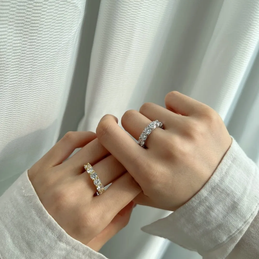 Row sparkle ring