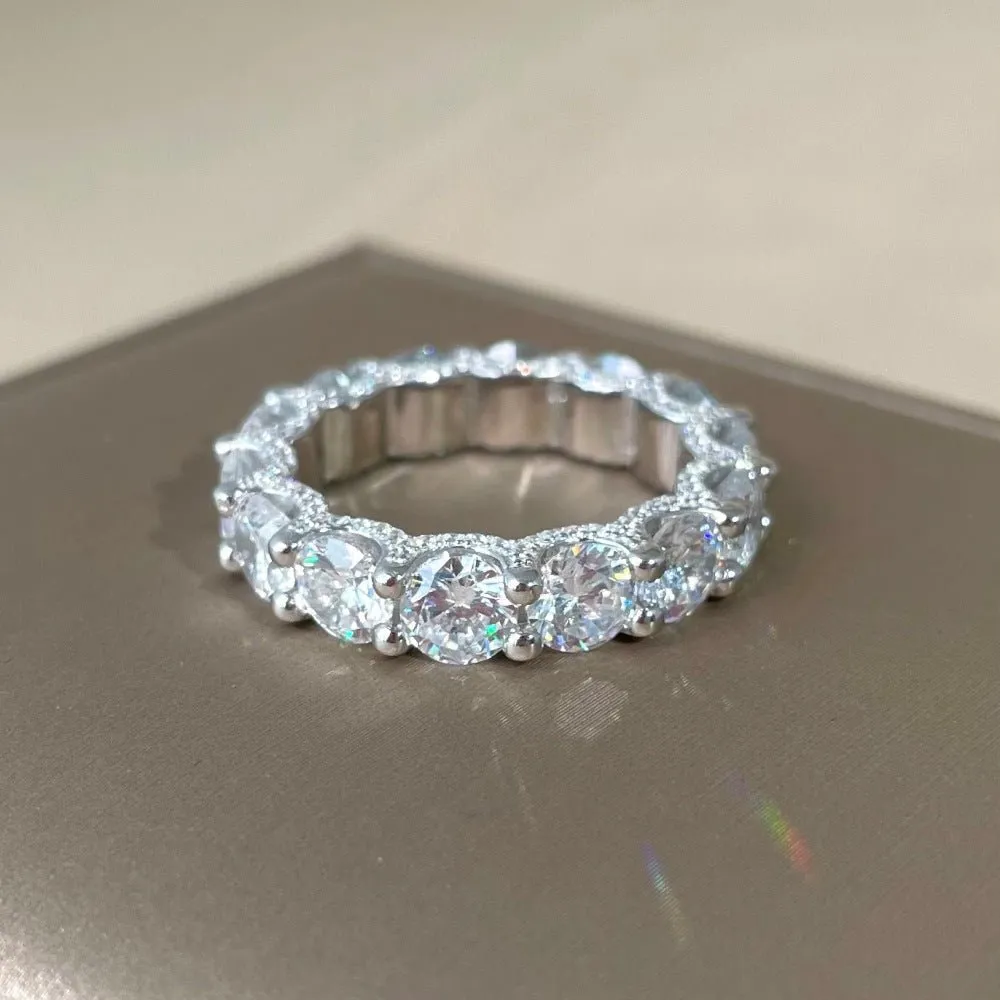 Row sparkle ring