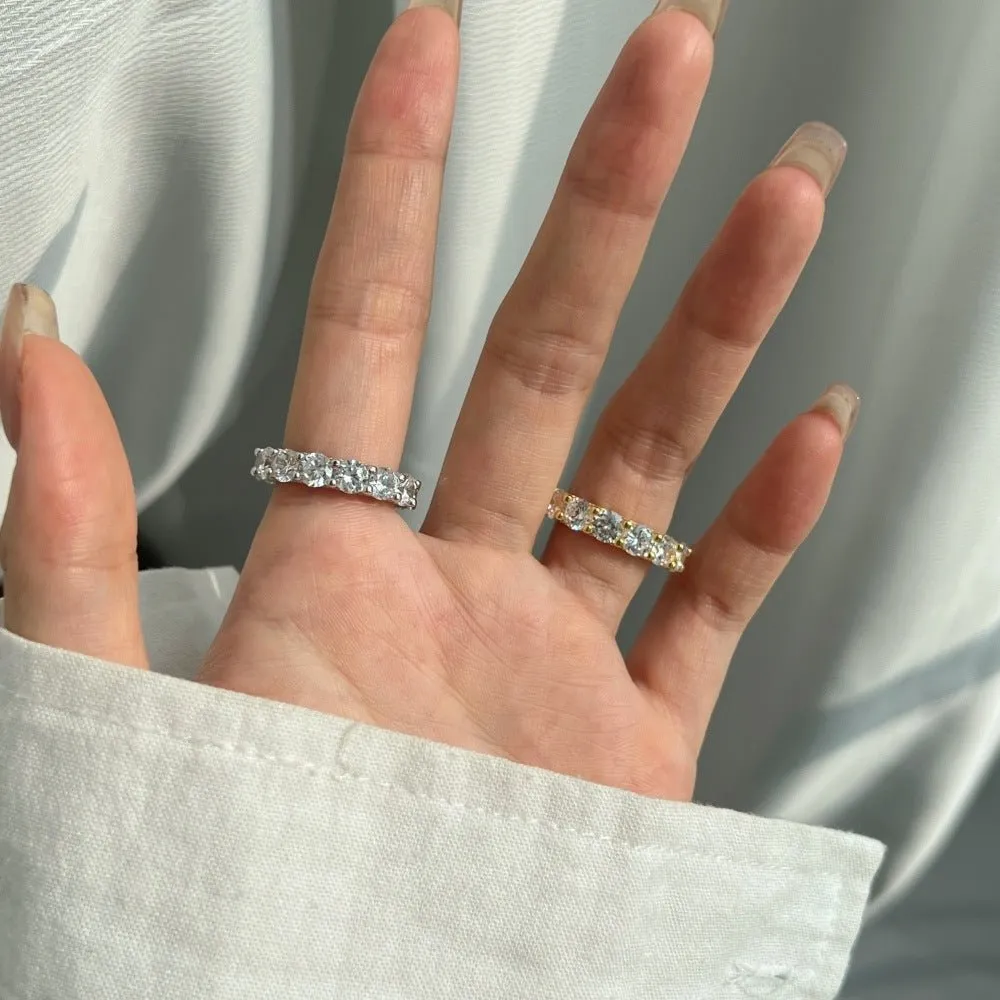 Row sparkle ring