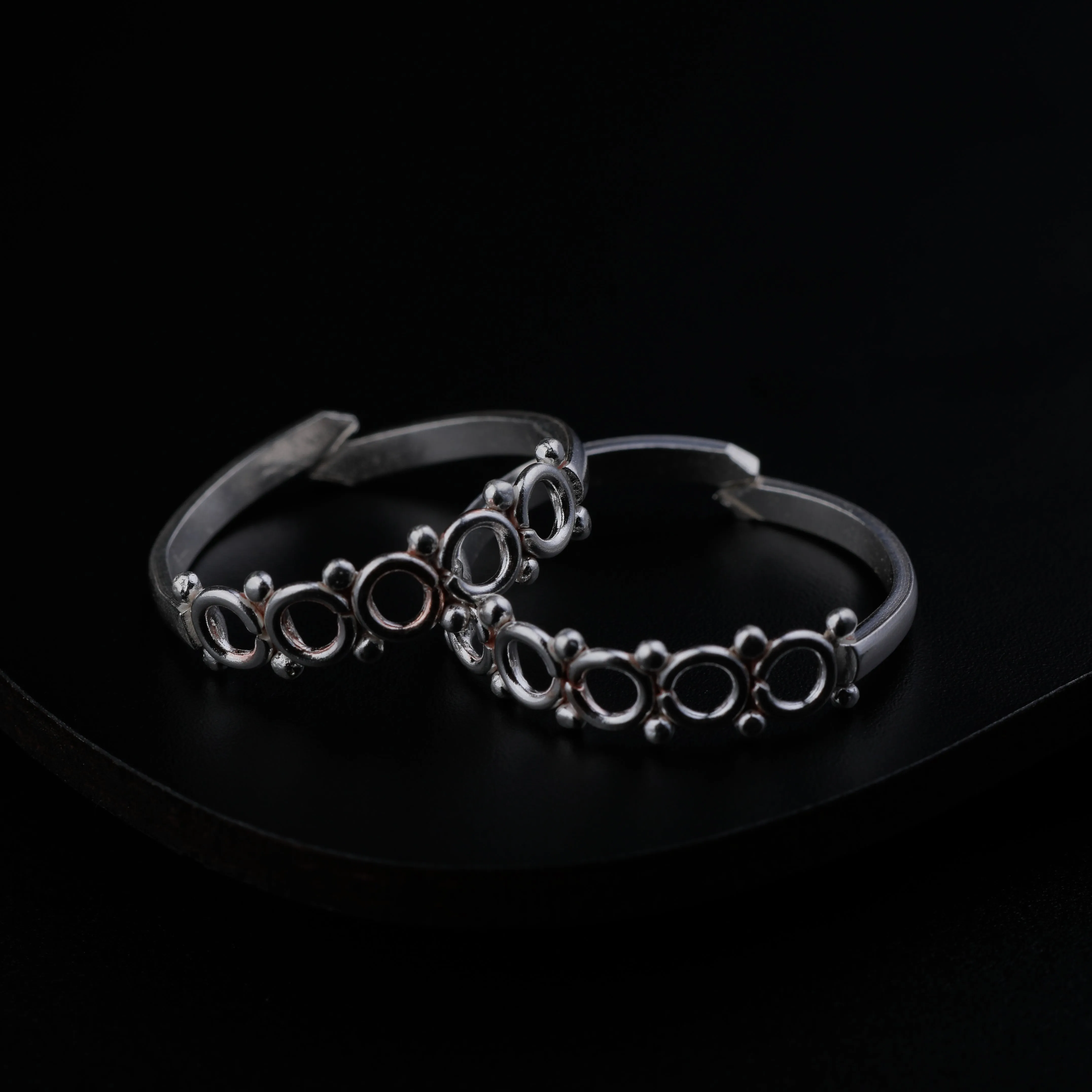 Silver Shiny Round Shapes Toe Ring