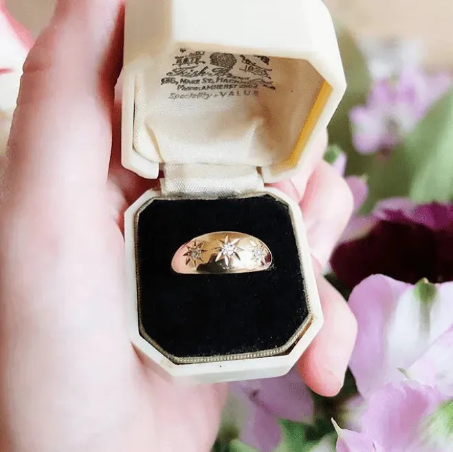 Vintage 1940s Diamond Star & 18ct Yellow Gold Gypsy Ring
