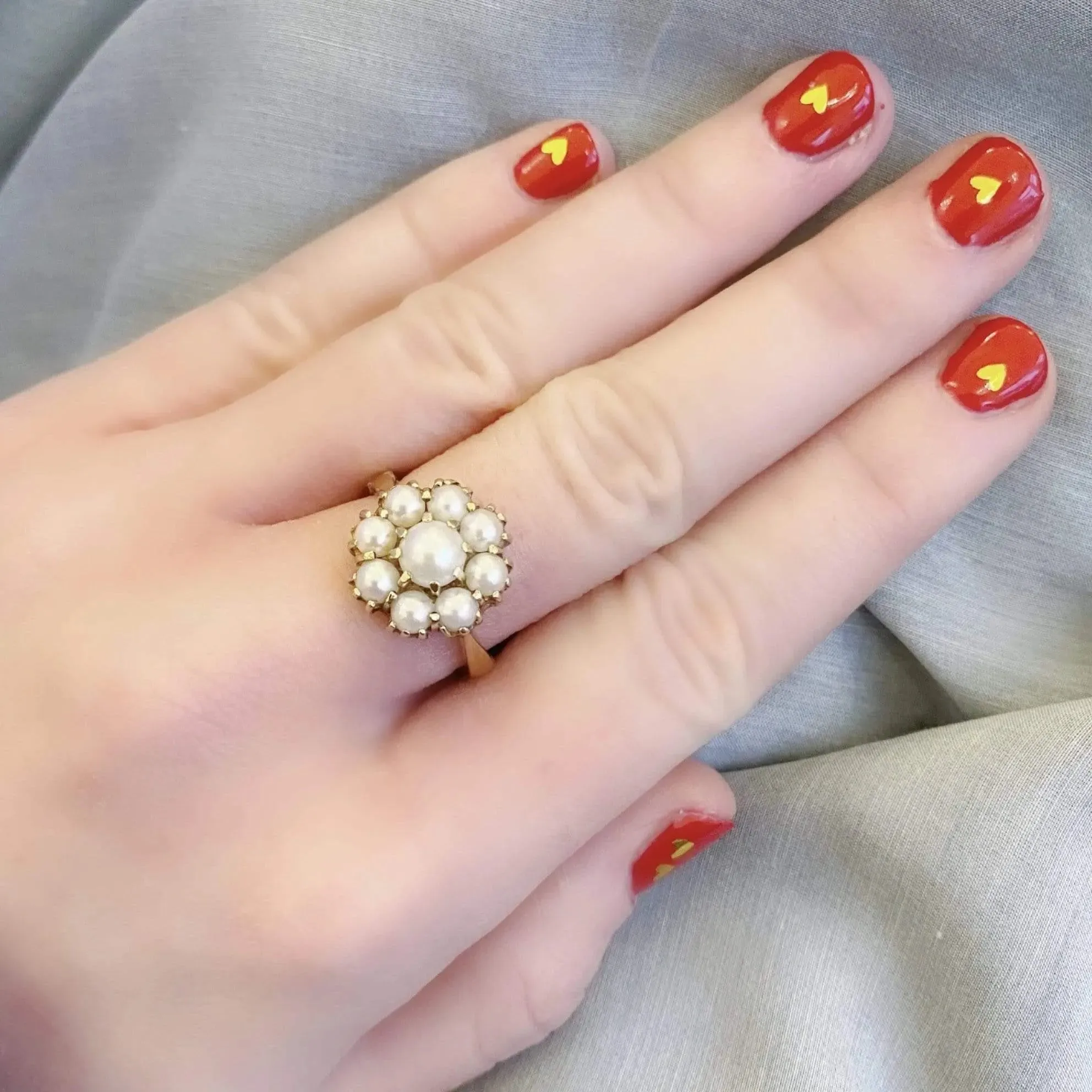 Vintage 1960s Pearl Flower 9ct Gold Ring
