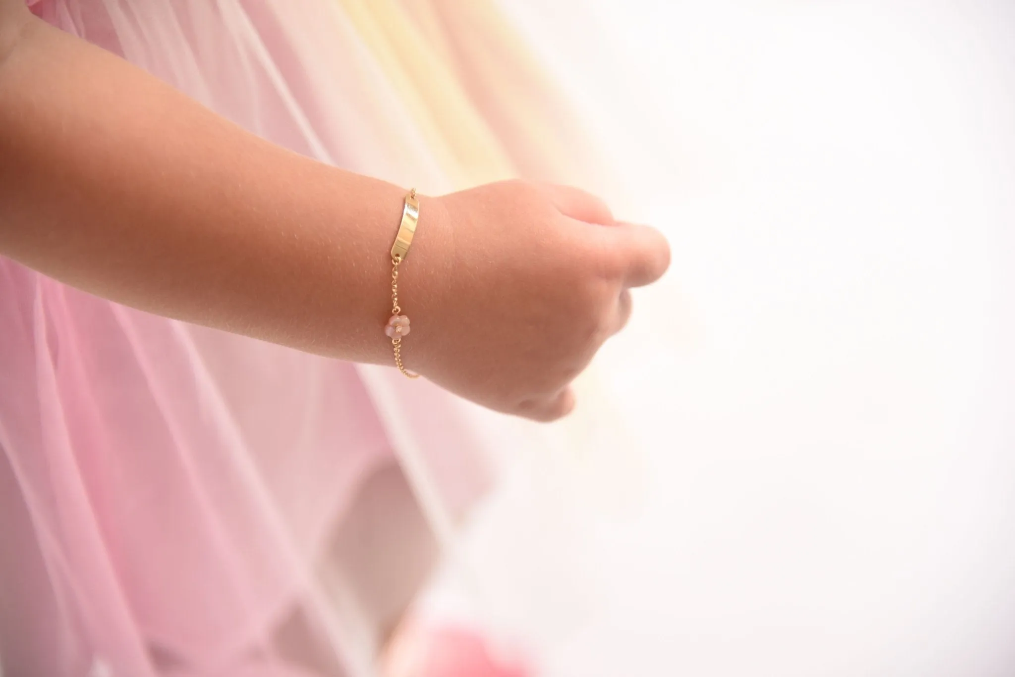 White Flower Bracelet (Customizable)
